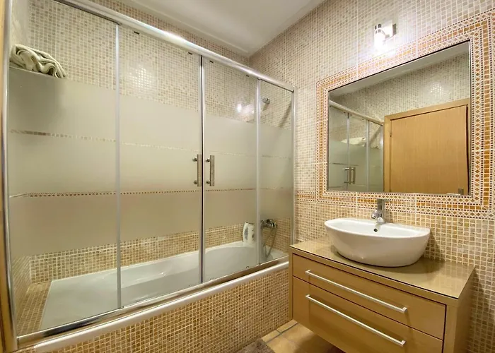 Varandas - Arrifana, Com Piscina, Junto A